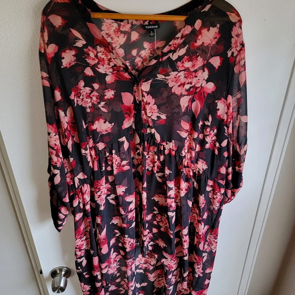 Torrid Floral High-low blouse 3x